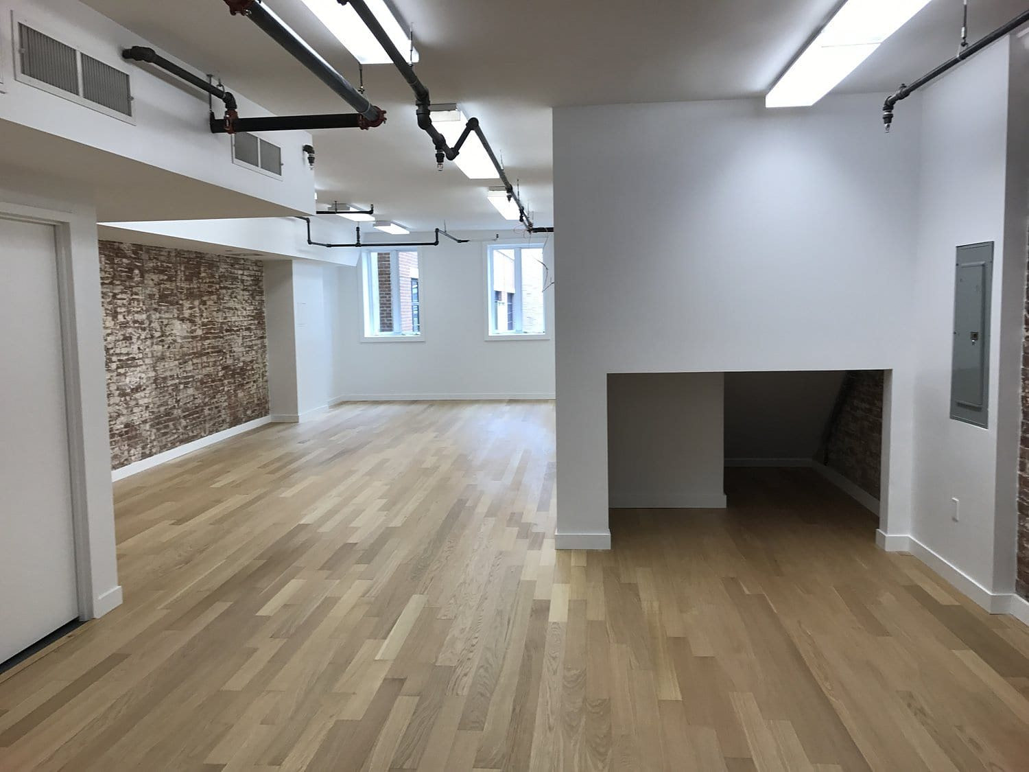 206 Spring Street Office, office interior in Manhattan built by AIK Renovations, New York general contractor (photo 2 of 3)