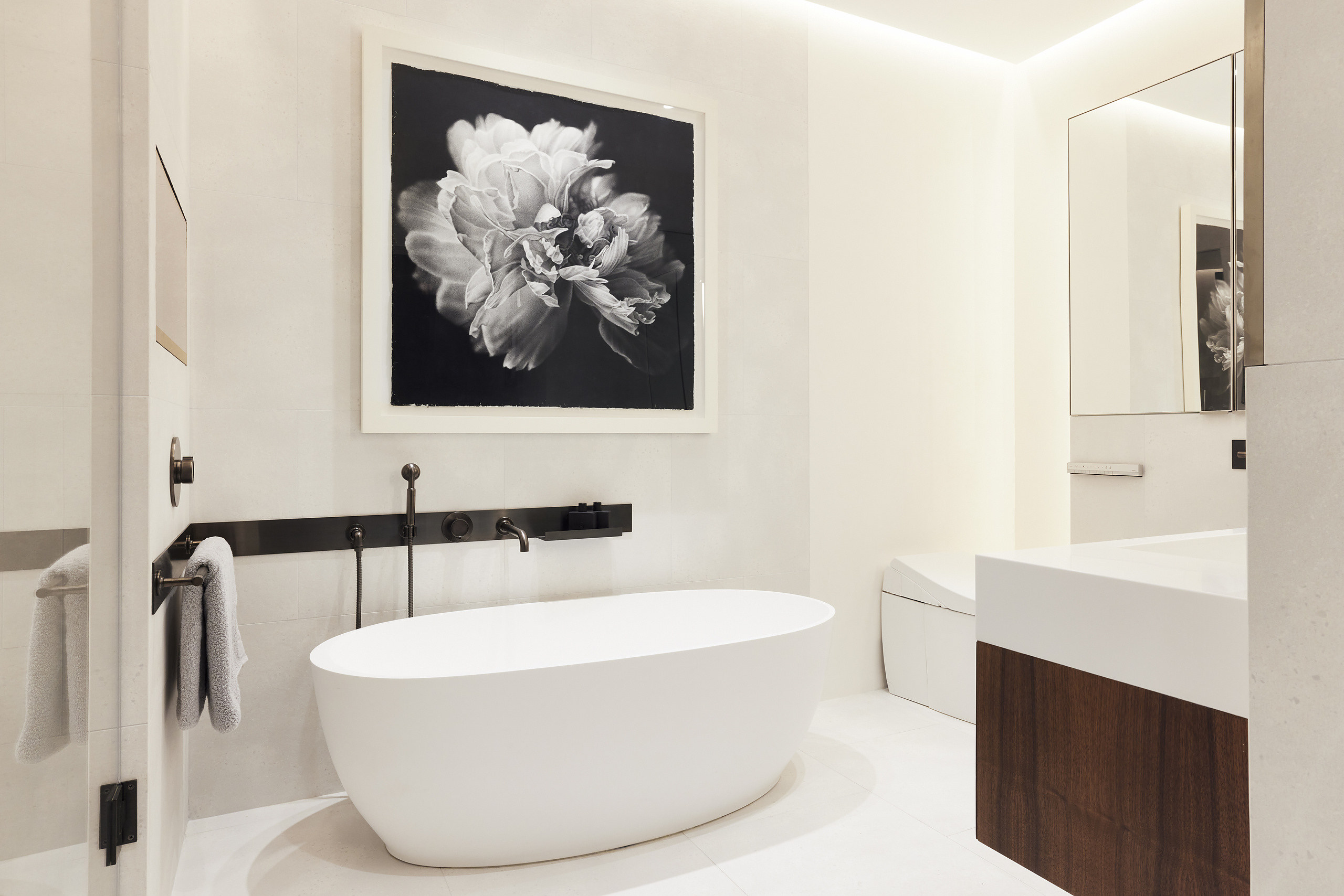 Chelsea Master Suite, residential interior in Manhattan built by AIK Renovations, New York general contractor (photo 3 of 9)
