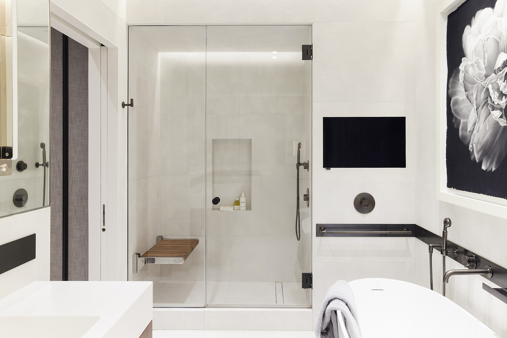 Chelsea Master Suite, residential interior in Manhattan built by AIK Renovations, New York general contractor (photo 7 of 9)