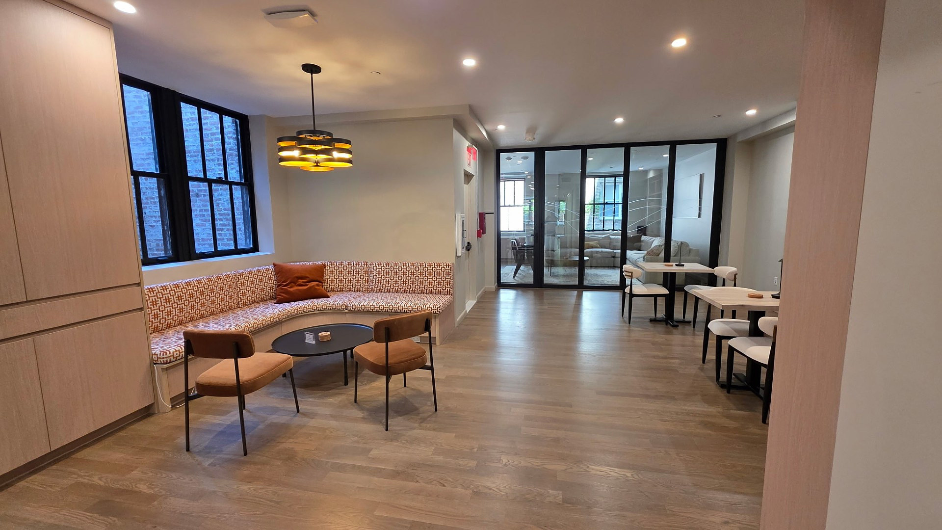 Gramercy Park Office, office interior in Manhattan built by AIK Renovations, New York general contractor (photo 2 of 5)
