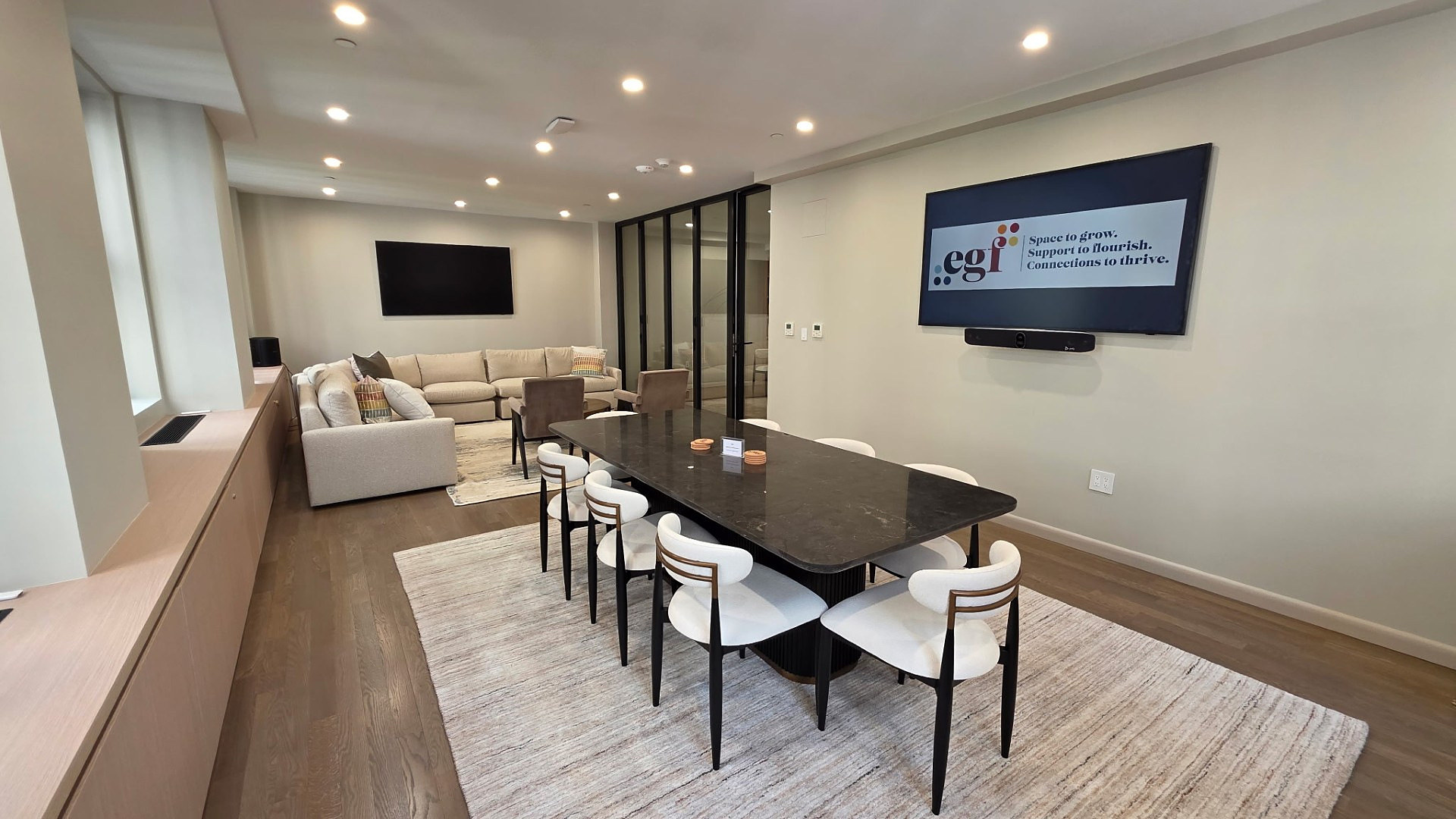 Gramercy Park Office, office interior in Manhattan built by AIK Renovations, New York general contractor (photo 3 of 5)