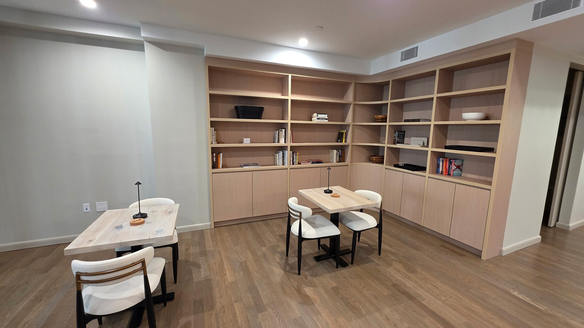 Gramercy Park Office, office interior in Manhattan built by AIK Renovations, New York general contractor (photo 4 of 5)