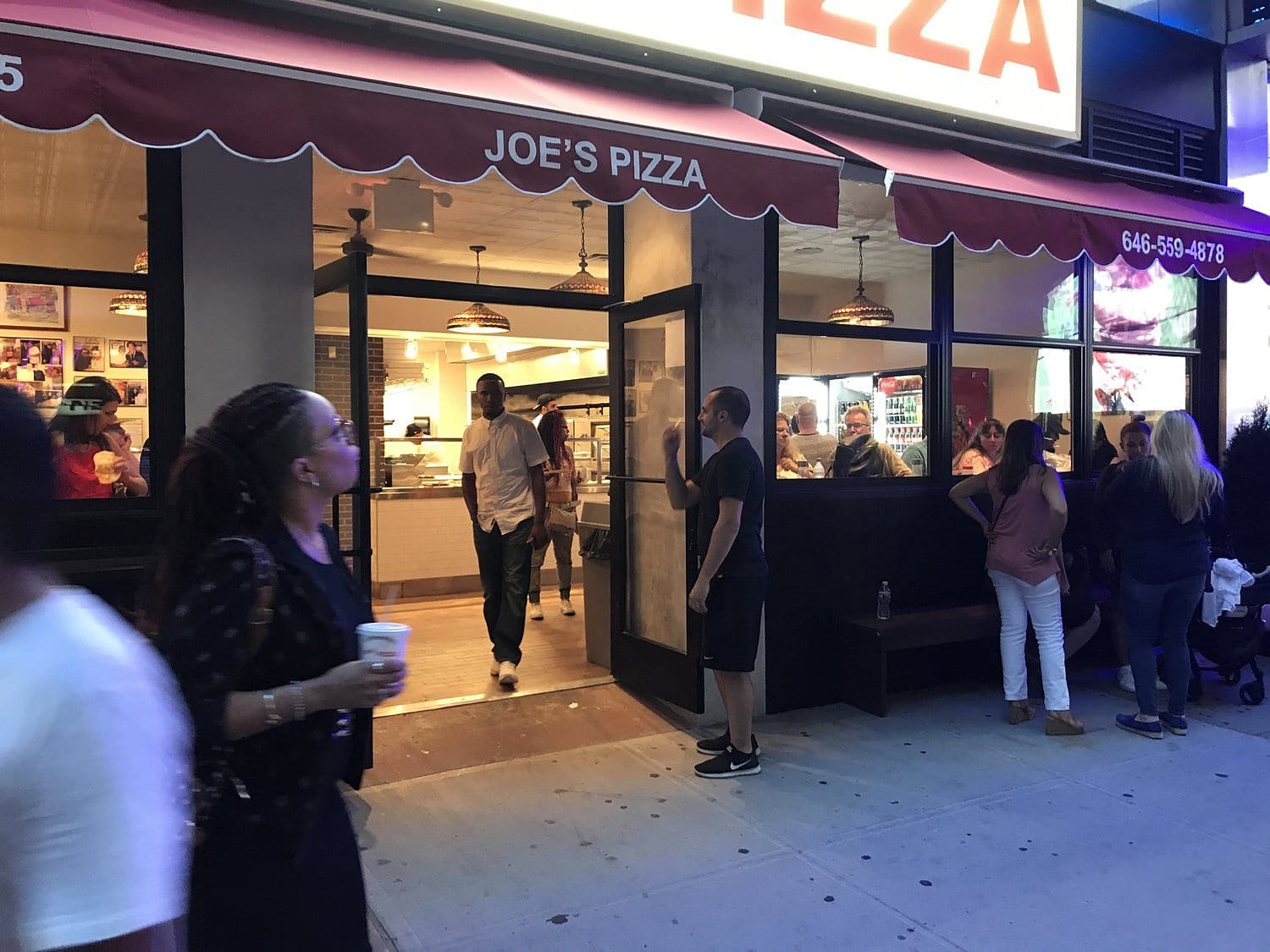Joe's Pizza, restaurant interior in Manhattan built by AIK Renovations, New York general contractor (photo 3 of 3)