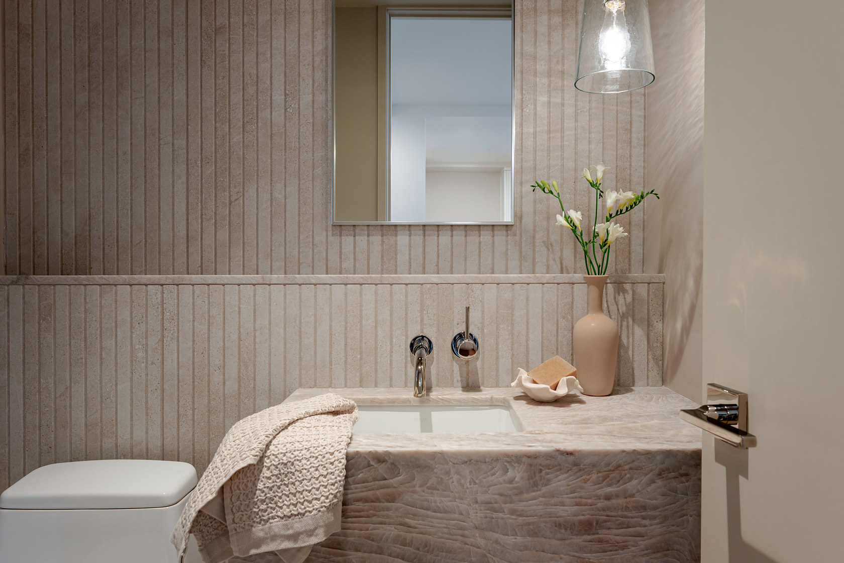 Murray Hill Residence, residential interior in Manhattan built by AIK Renovations, New York general contractor (photo 9 of 9)