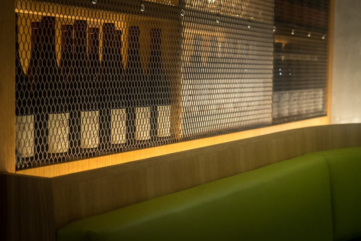 NUR Bar & Restaurant, restaurant interior in Manhattan built by AIK Renovations, New York general contractor (photo 4 of 6)