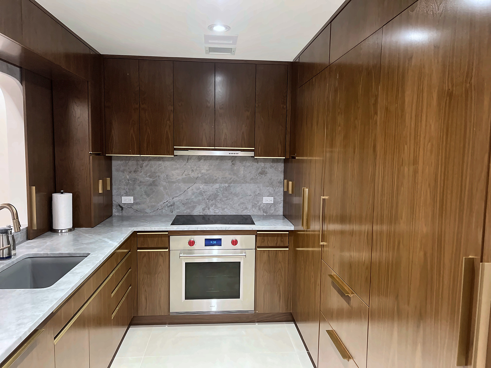 Olympic Tower Residence, residential interior in Manhattan built by AIK Renovations, New York general contractor (photo 6 of 6)