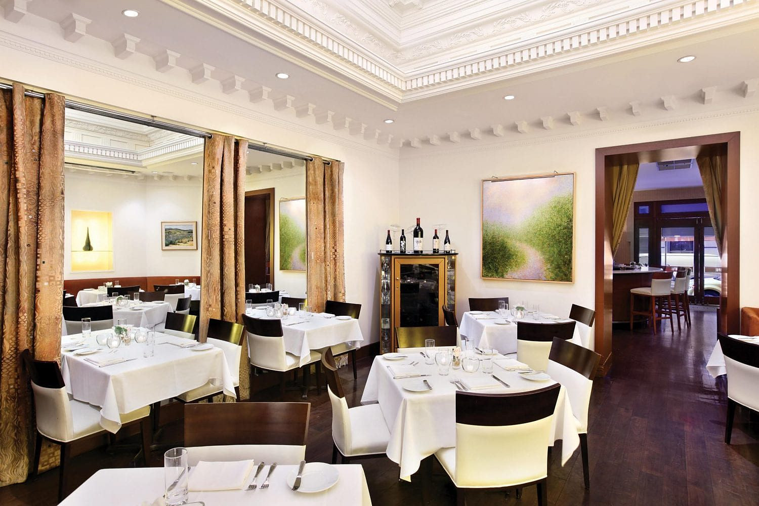 The Iroquois, hotel interior in Manhattan built by AIK Renovations, New York general contractor (photo 2 of 6)