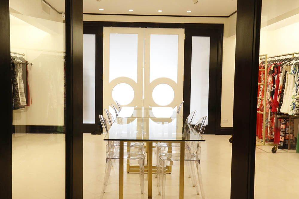Vince Camuto, fashion showroom interior, New York built by AIK Renovations, New York general contractor (photo 1 of 3)