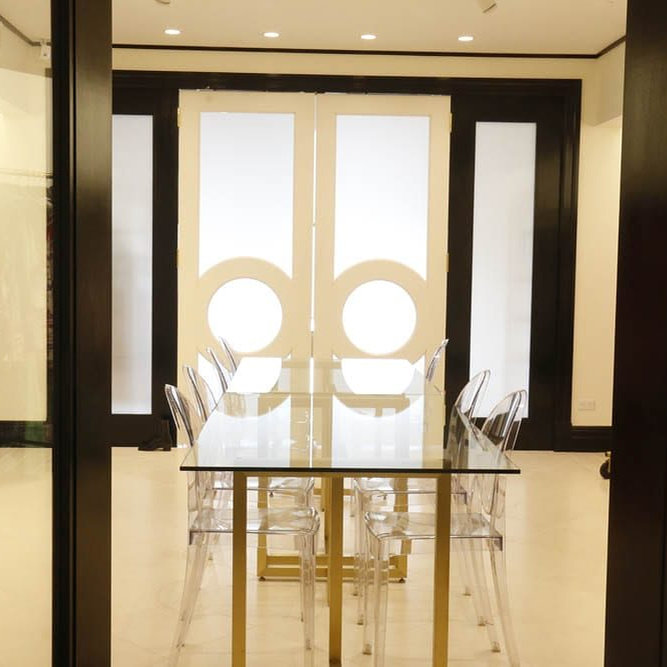 Vince Camuto, fashion showroom interior, New York built by AIK Renovations, New York general contractor